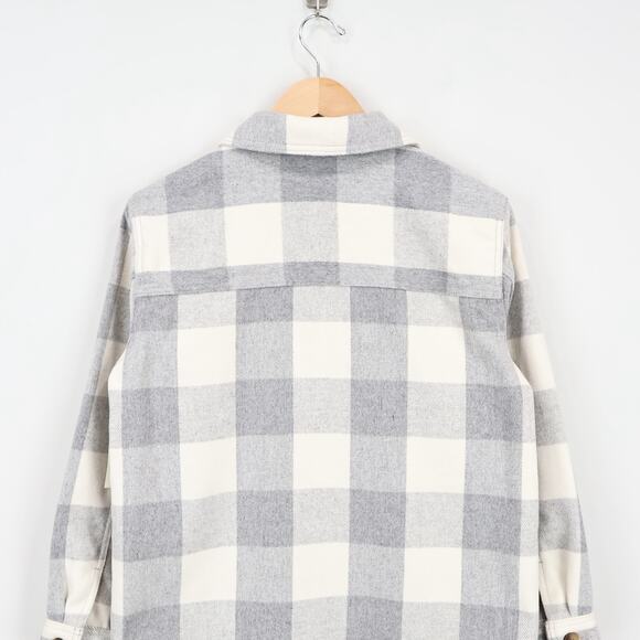 Old Navy Women's Oversized Plaid Button Down Shacket Grey White Size Small NWT - Picture 6 of 9
